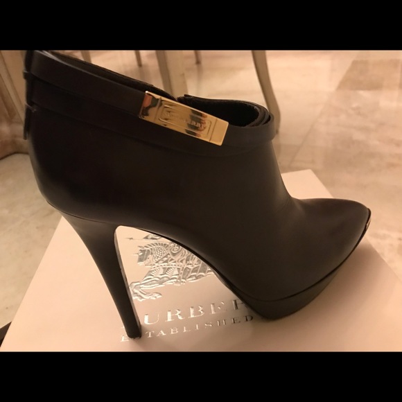 Boot - Picture 3 of 6